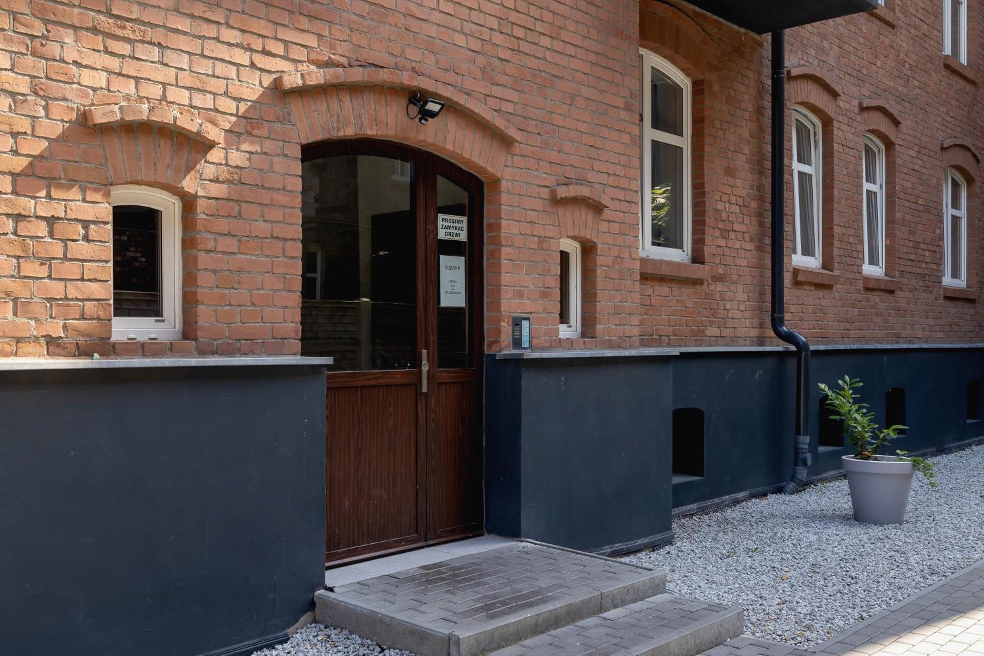Cosy Apartments Kosciuszki Near The Main Train Station By Noclegi Renters Катовице Экстерьер фото